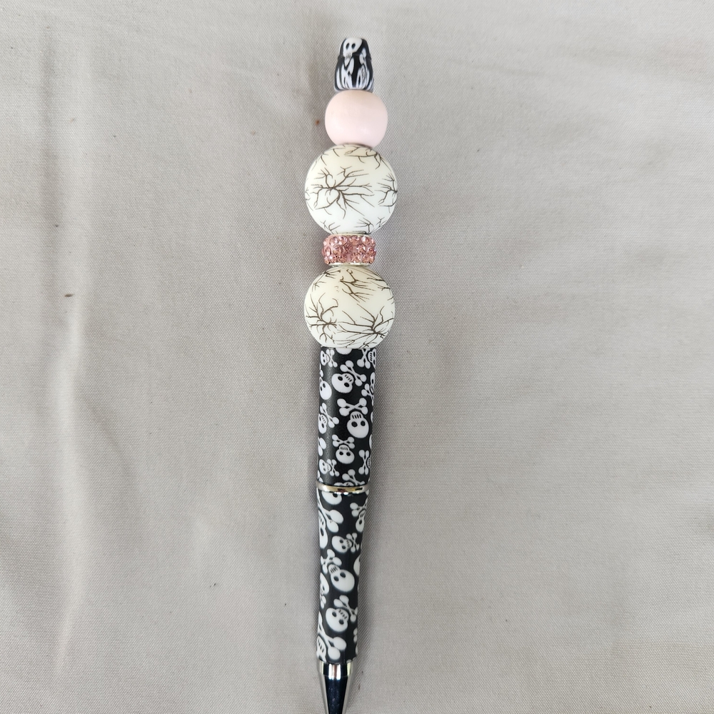 Elegant Black and White Beaded Pen